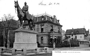 Kaiserdenkmal-Neumarkt-Schulstraße-1904.jpg