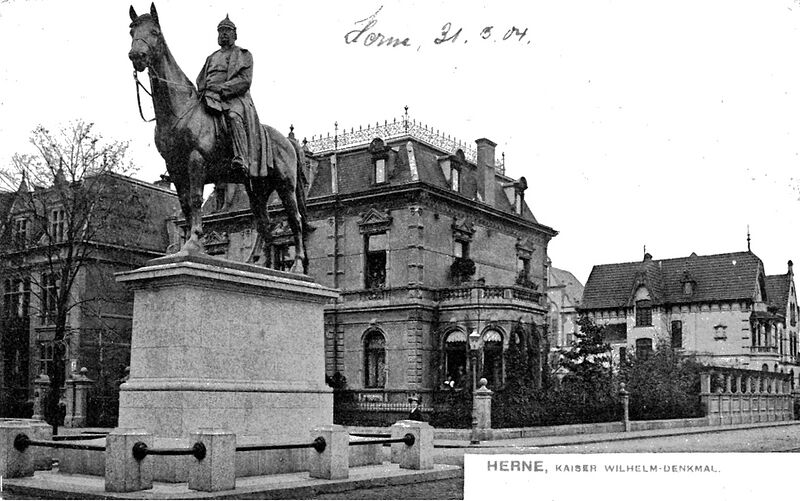 Datei:Kaiserdenkmal-Neumarkt-Schulstraße-1904.jpg