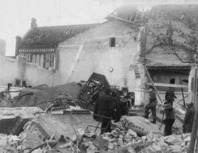 Datei:Kauerzerstörung 1944 Bild 2.jpg