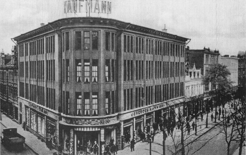 Datei:Kaufhaus-Gebr-Kaufmann-Bahnhofstraße-1928.jpg