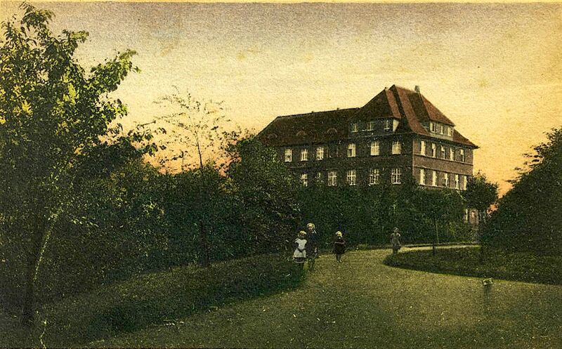 Datei:Ledigenheim-Vereinshaus St. Josef Postkarte 1920.jpg