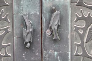 Marien Kirche Türgriffe 9971 Thorsten Schmidt 20170723.jpg