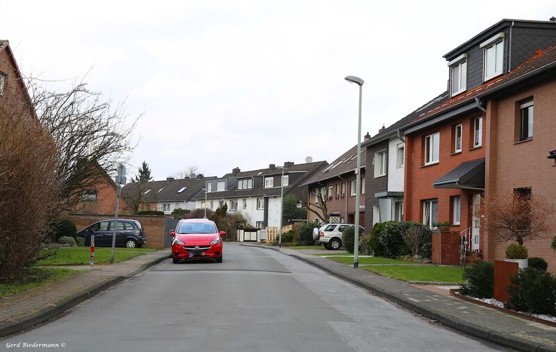 Datei:Max-Planck-Strasse Gerd Biedermann 2016.jpeg