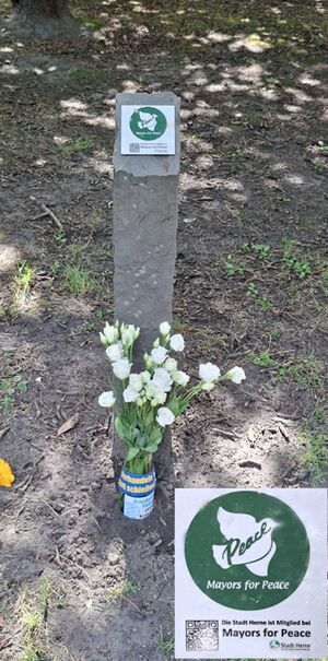 Mayors for peace Herne Janik 2025.jpg