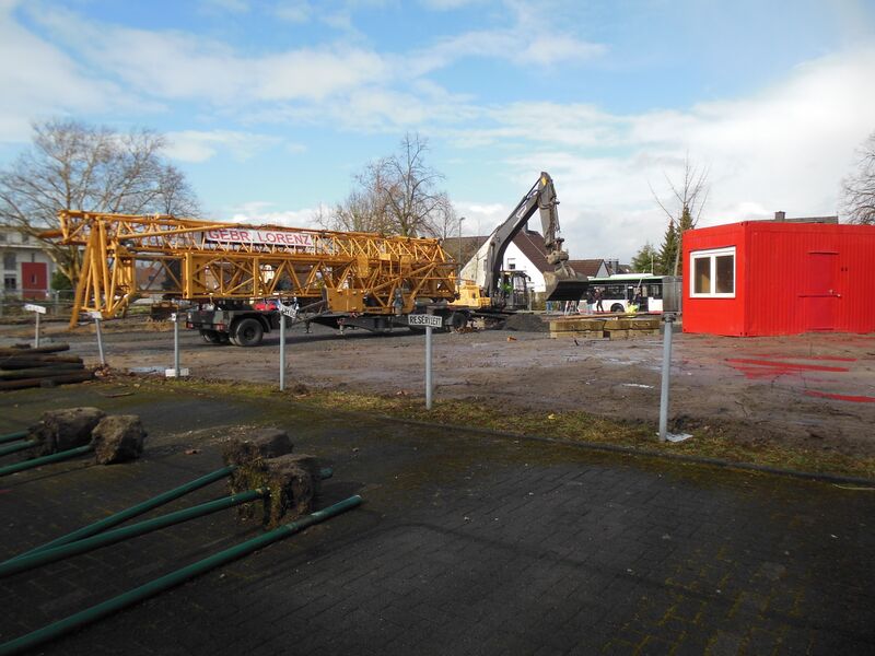 Datei:Mont-Cenis-Straße 144-146-20190311.JPG