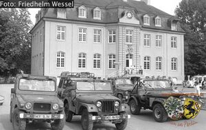 ORC-Fahrzeuge vor dem Schloss Beck in Bottrop-Feldhausen 1998 Friedhelm Wessel.jpg