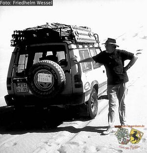 ORC-Vereinsgründer Friedhelm Wessel 1998 in der Libyschen Sahara.jpg