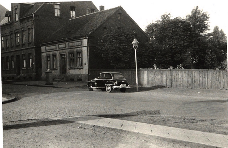 Datei:Schillerstr Sodinger 1955 Sammlung Liedtke.png