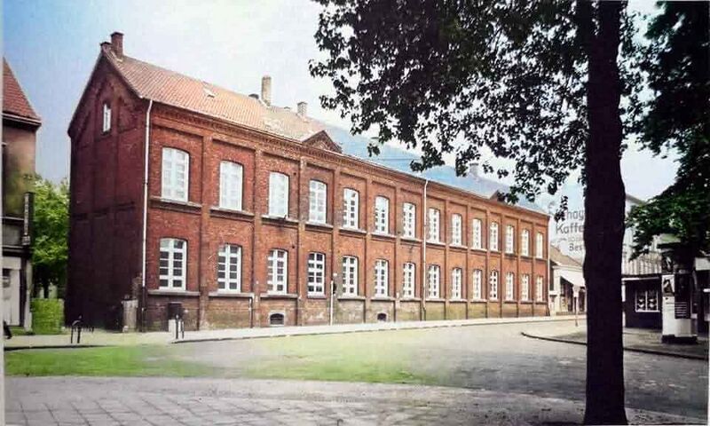 Datei:Schule-Neustraße-1964.jpg