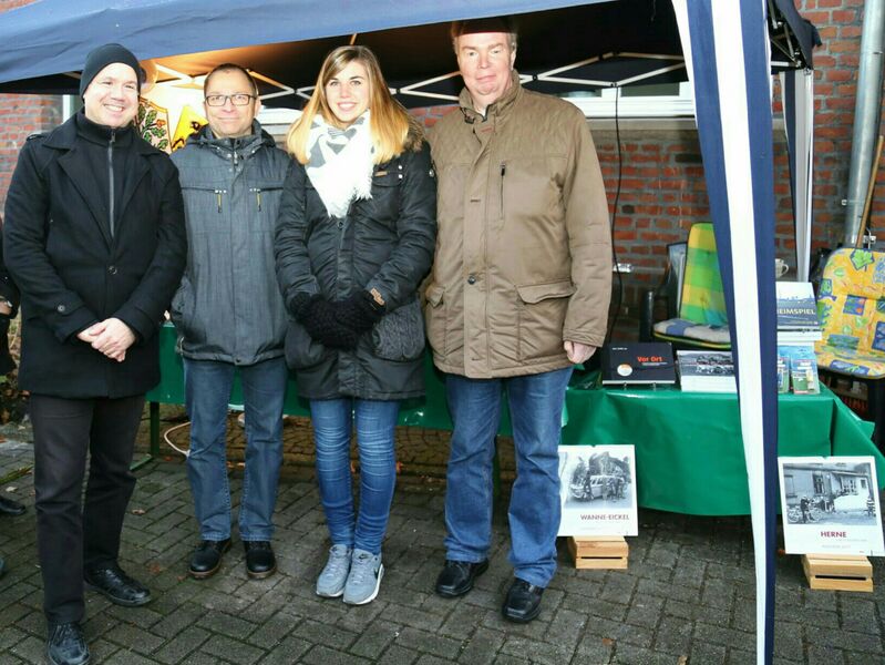 Datei:Stadtarchivteam mit Freunden 2.jpeg