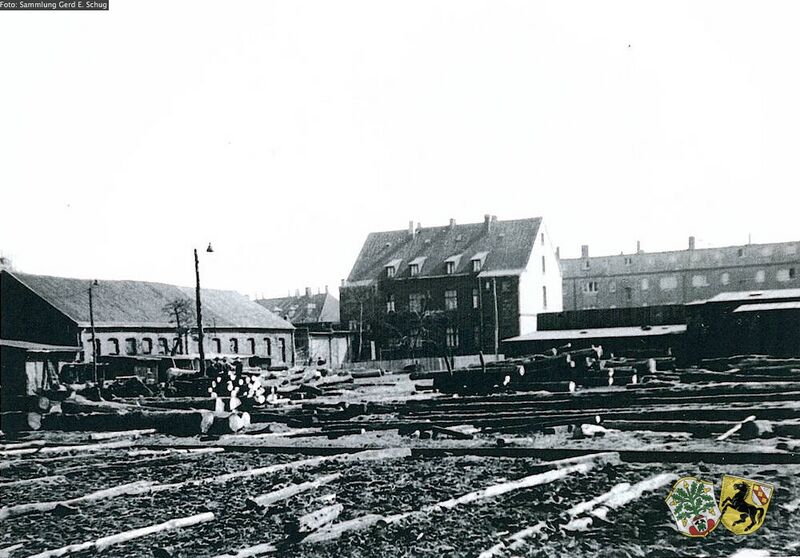 Datei:Teilansicht vom Rundholzplatz.jpg