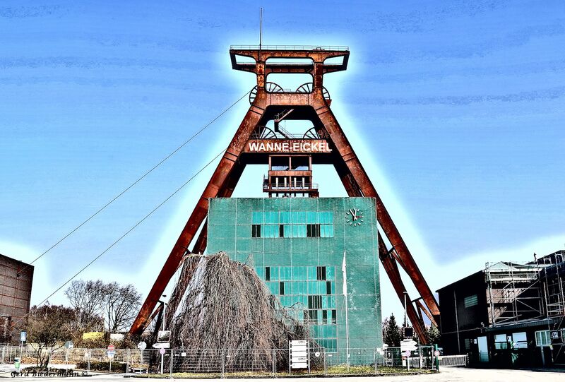 Datei:Thiesstrasse Pluto Schachtgerüst Gerd Biedermann 2016.jpg