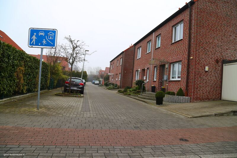 Datei:Victor-Halstrick-Strasse Gerd Biedermann 2016.jpeg