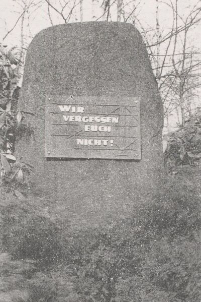 Datei:WIR VERGESSEN EUCH NICHT!.jpg
