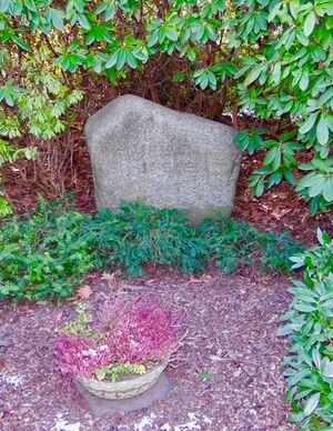 Waldfriedhof Grabstätte Edmund Weber 20170122.jpg