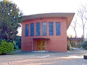 Waldfriedhof Kapelle Eingangsbereich 20170122.jpg