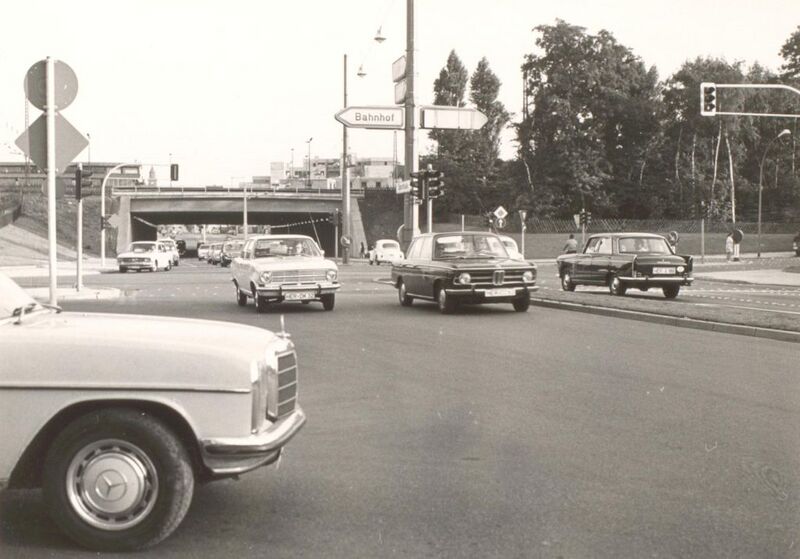 Datei:Westring mit neuer Unterführung, 1972.jpg