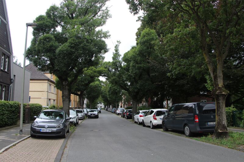 Datei:Zeppelinstrasse 2029 TS 20210808.jpg